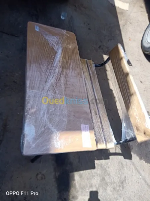 Chaise et table scolaire