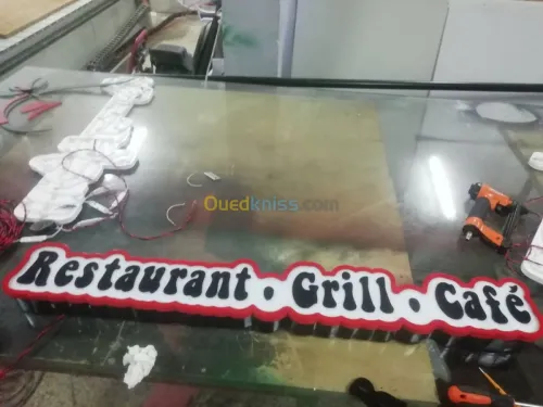 Découpe forex, plexi, PMMA , alucoband