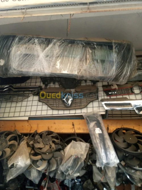 Feu rouge radiateur rétroviseur phare capot aille rétroviseur par choc essieu berceau