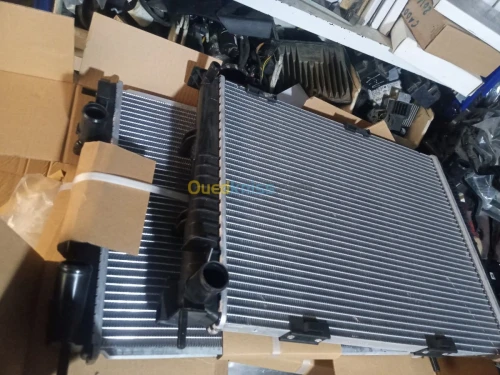 Feu rouge radiateur rétroviseur phare capot aille rétroviseur par choc essieu berceau