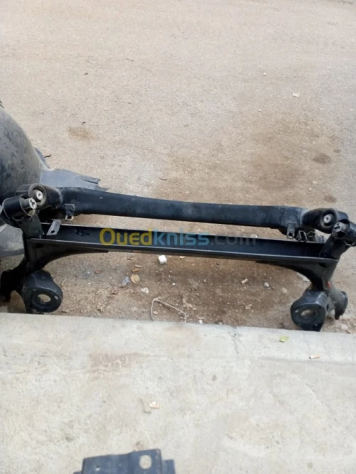 Feu rouge radiateur rétroviseur phare capot aille rétroviseur par choc essieu berceau