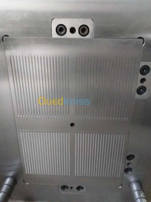 machine d injection plastique