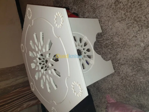 2 canapés et une table arabesque 