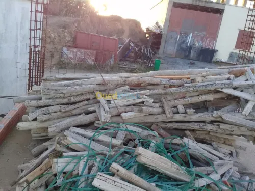 Vend des pieds droi en bois 