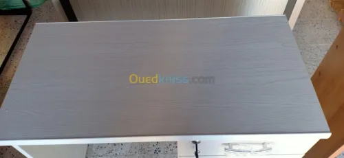 Bureau avec 2 terroirs