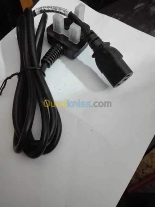 Cable dvi.  Alimotation.  