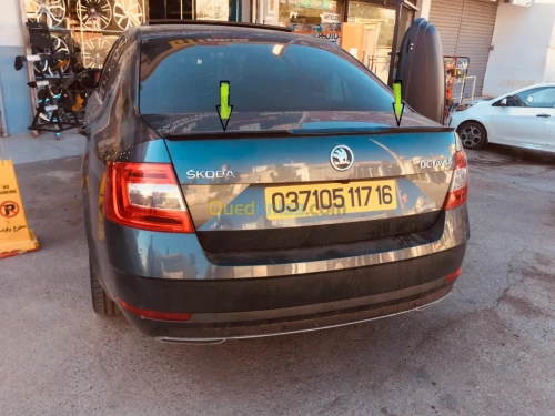 Becquet arriére SKODA OCTAVIA 