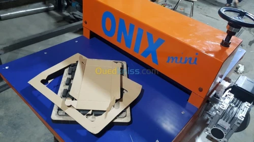 Machine de découpe onix  