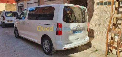 Agence de location de voitures 