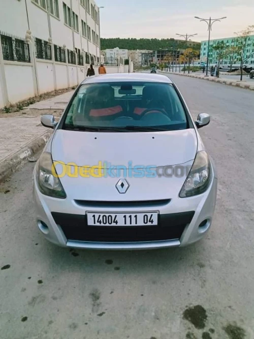 RUNAULT Clio3  2011 