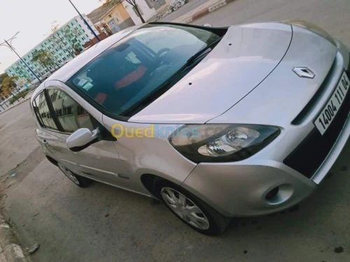 RUNAULT Clio3  2011 