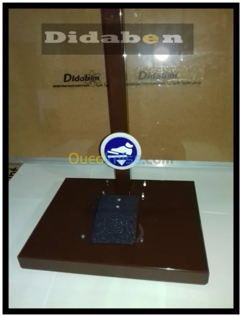 Distributeur de gel hydroalcoolique