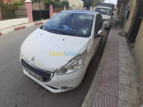 Peugeot 208 2014 Allure