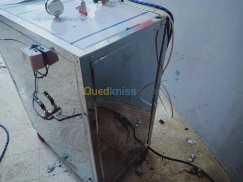 Machine nettoyage a la vappeur