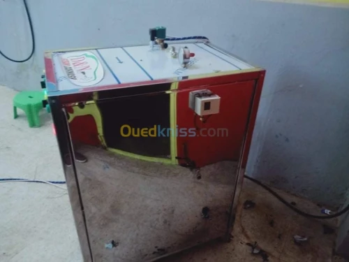 Machine nettoyage a la vappeur