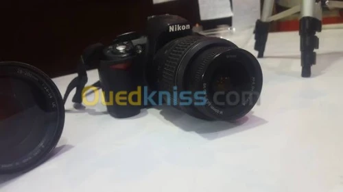 NIKON D3100 AVEC ACCESsOIRES 