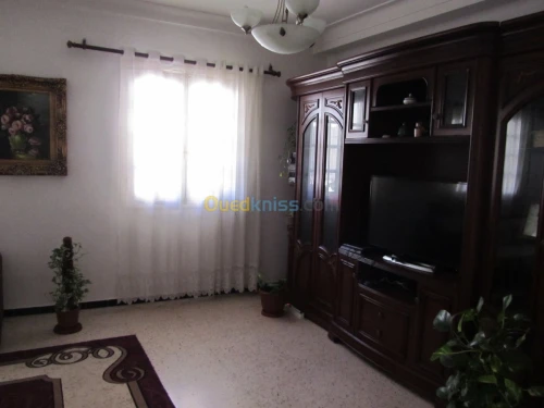 Location vacances Niveau De Villa F3 Alger Dely brahim