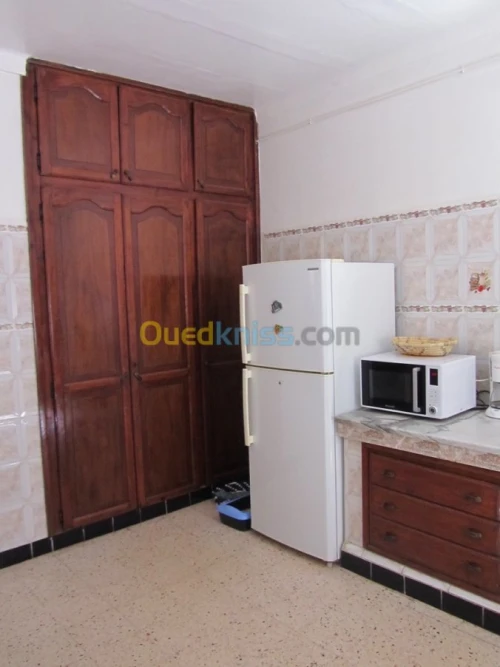 Location vacances Niveau De Villa F3 Alger Dely brahim