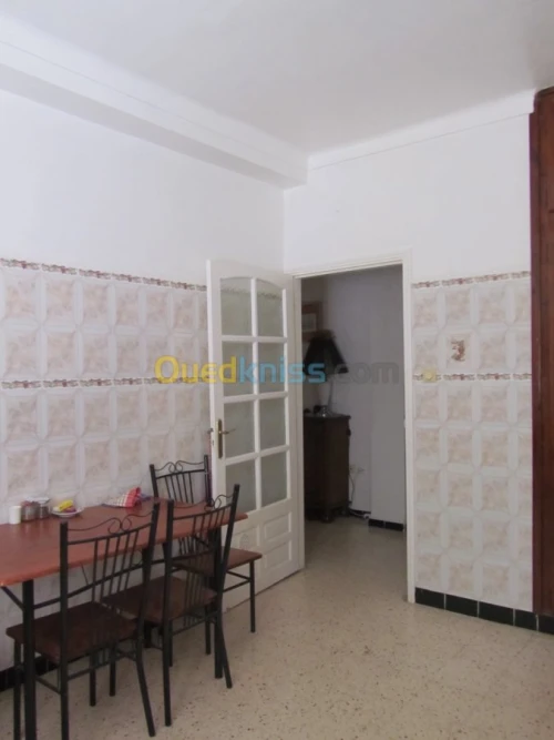 Location vacances Niveau De Villa F3 Alger Dely brahim