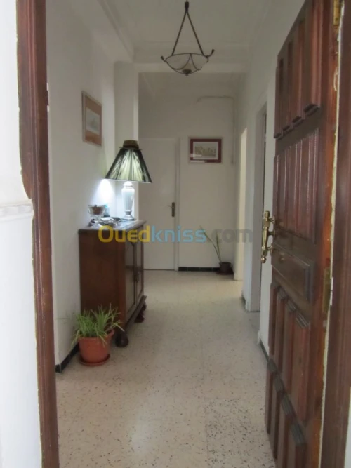 Location vacances Niveau De Villa F3 Alger Dely brahim