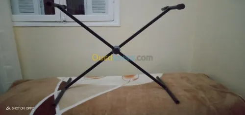 Support clavier - pieds synthétiseur