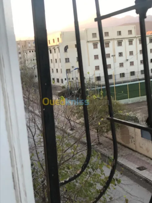 Location Appartement F4 Batna Batna