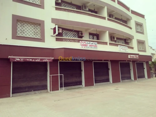 Implantant, soins dentaires esthétique