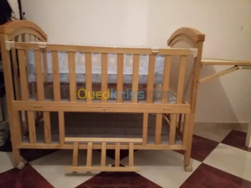 Lit pour bébé دوح أطفال