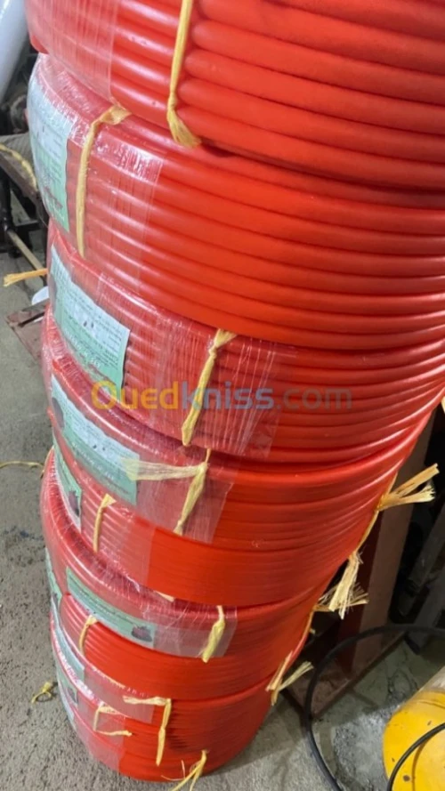 Gaine électrique orange dure et normal