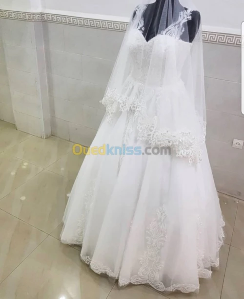 Location Robe blanche