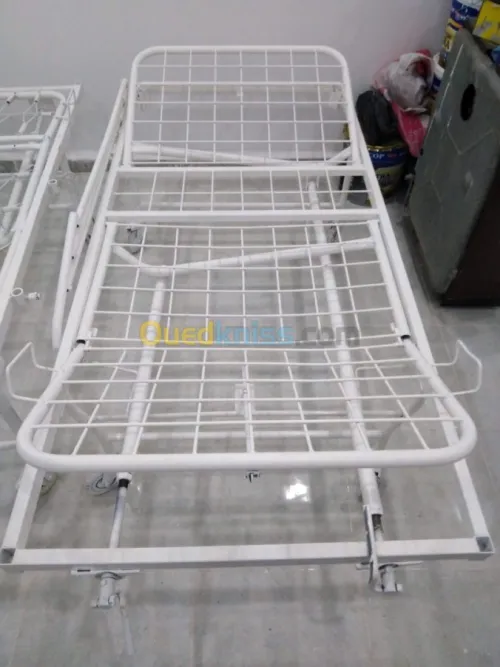 Lit medical table de consultation