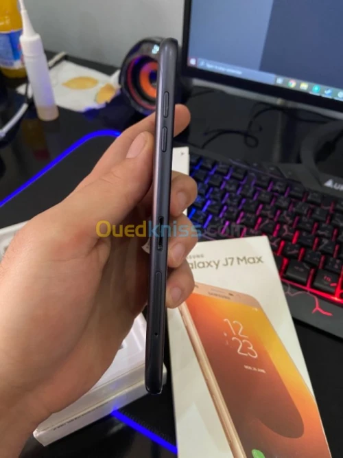 Samsung Galaxy J7 Max