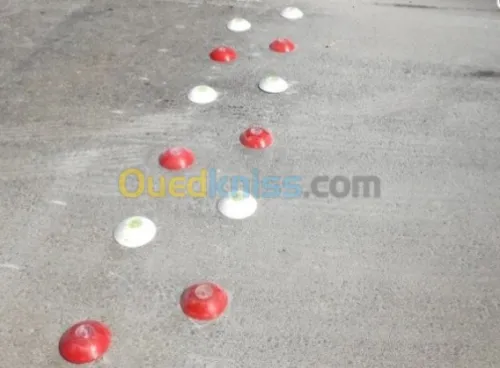 Fabrication clous et plots signalisati