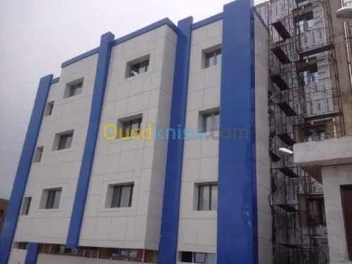 Revêtement faces mur rideau alucobond