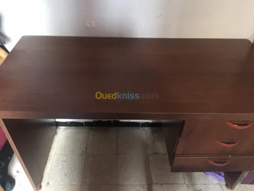bureau avec son chaise 