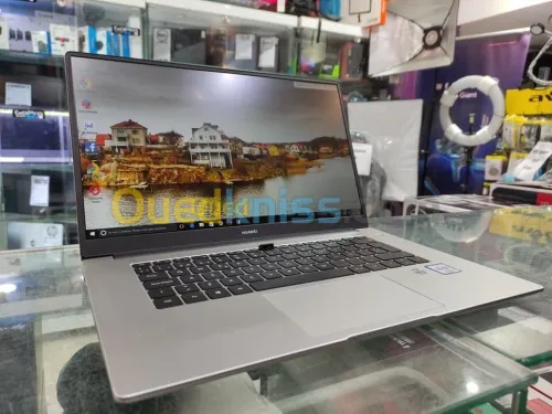 HUAWEI 15 MATEBOOK D i5 10ém 8G 256SSD