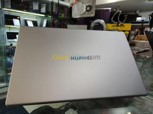 HUAWEI 15 MATEBOOK D i5 10ém 8G 256SSD