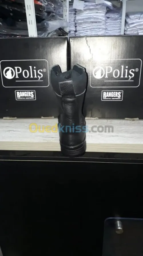 tenue de gardiennage+tout equipement