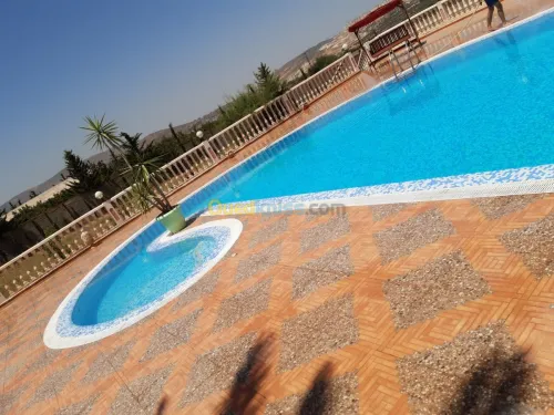 PISCINES Construction & réalisation