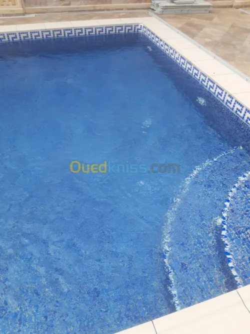PISCINES Construction & réalisation