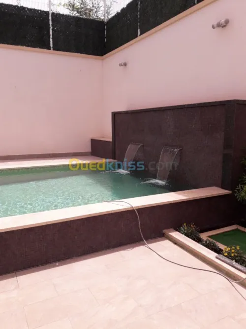 PISCINES Construction & réalisation