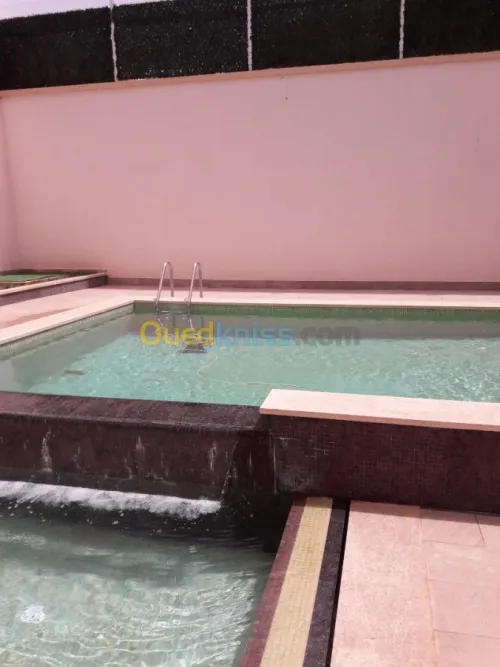 PISCINES Construction & réalisation