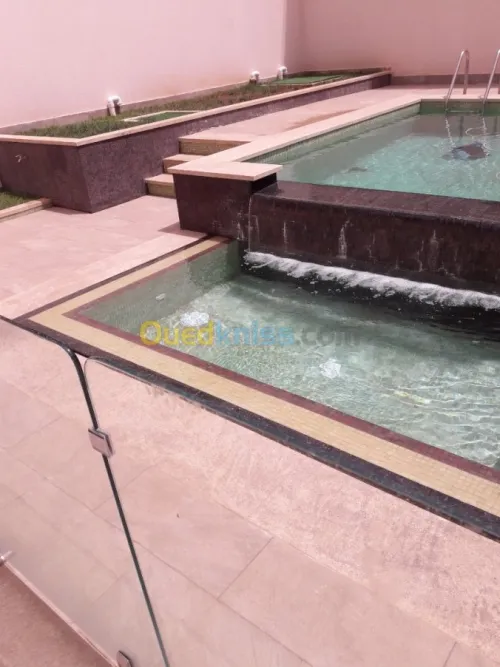 PISCINES Construction & réalisation