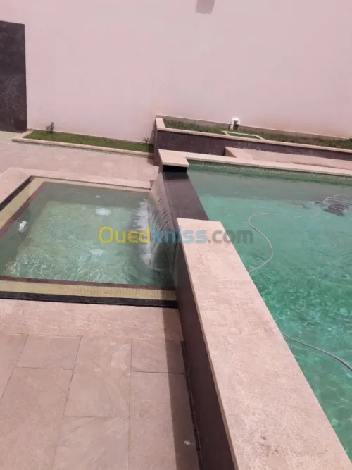 PISCINES Construction & réalisation