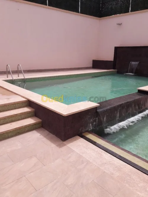 PISCINES Construction & réalisation