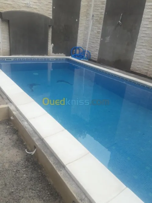 PISCINES Construction & réalisation