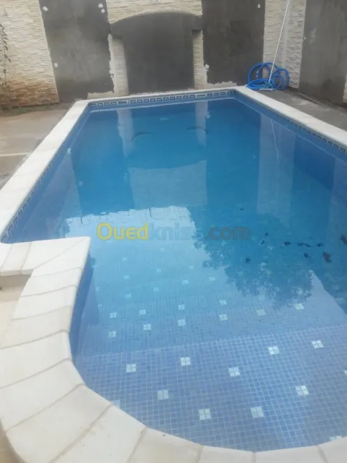 PISCINES Construction & réalisation