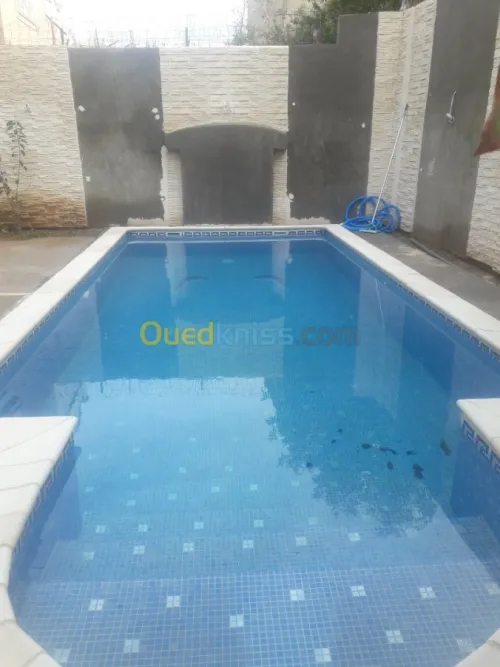 PISCINES Construction & réalisation