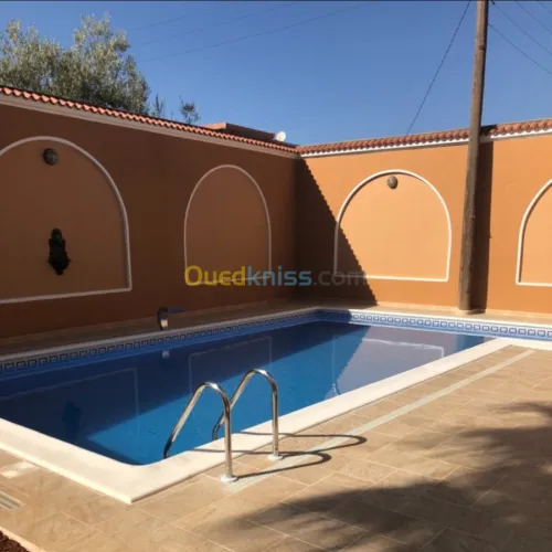 PISCINES Construction & réalisation