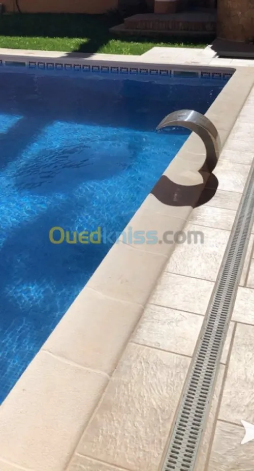 PISCINES Construction & réalisation